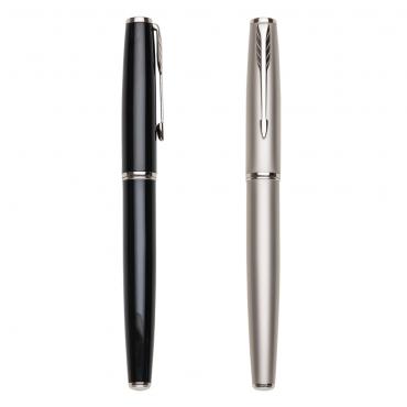 Caneta metal roller colorida com detalhes prata